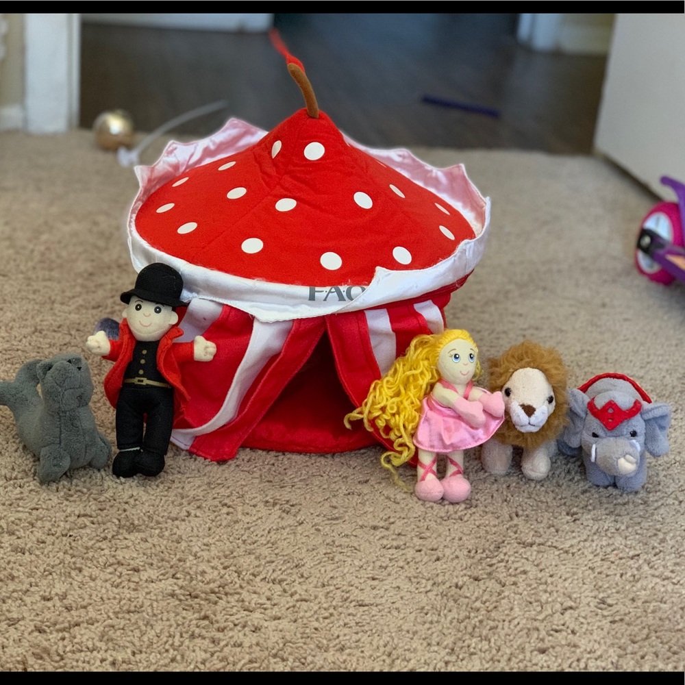 FAO Schwarz animal circus toy